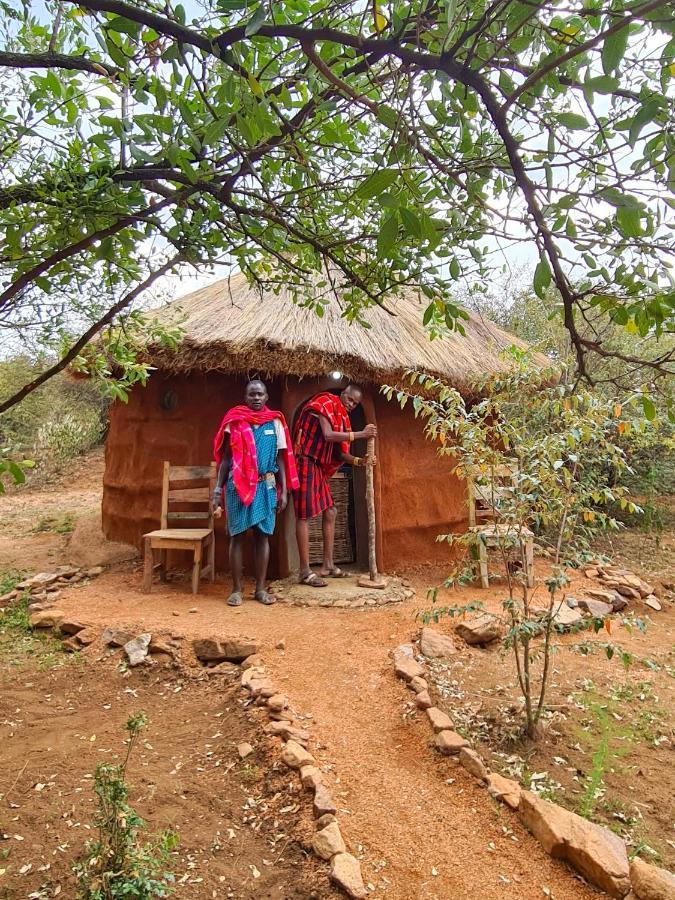 Africa Safari Maasai Boma Camping Serengeti Esterno foto